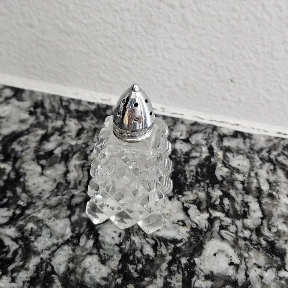 The Unbranded Brand vintage crystal
